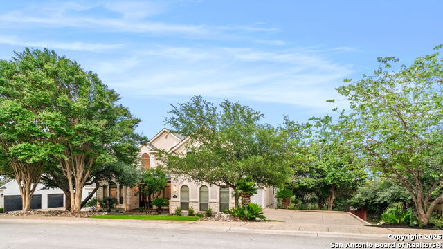 Listing photo id 45 for 846 Fawnway