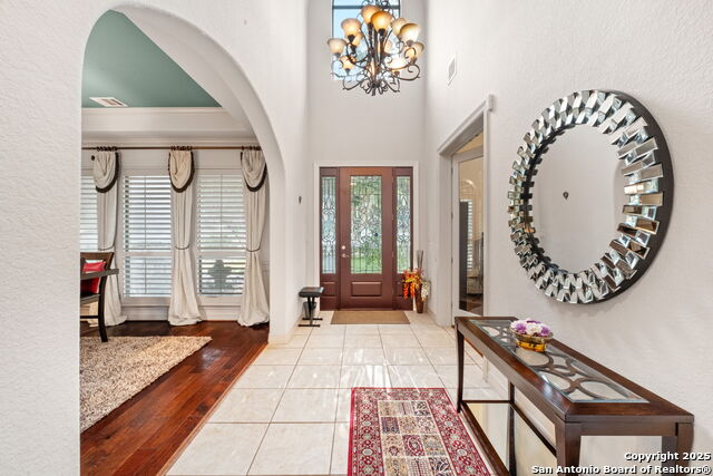 Listing photo id 3 for 846 Fawnway