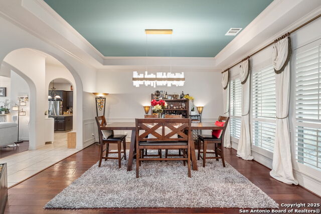 Listing photo id 5 for 846 Fawnway