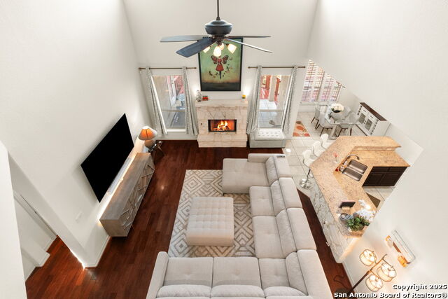 Listing photo id 7 for 846 Fawnway