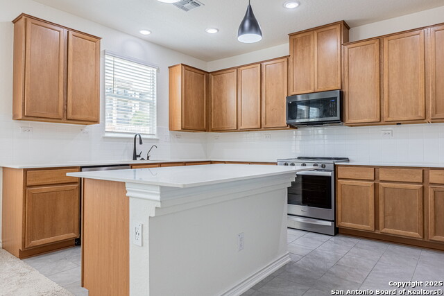Image 11 of 40 For 14839 Vance Jackson  Unit