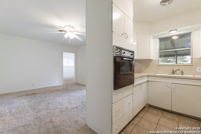 Listing photo id 8 for 4326 Hall Park