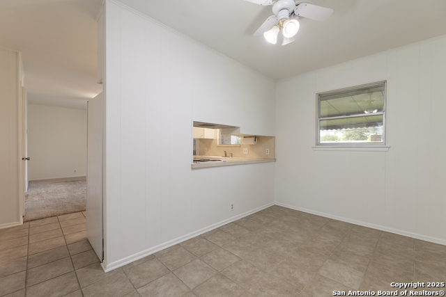 Listing photo id 9 for 4326 Hall Park
