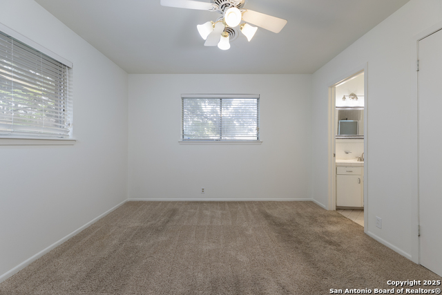 Listing photo id 13 for 4326 Hall Park
