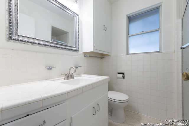 Listing photo id 15 for 4326 Hall Park