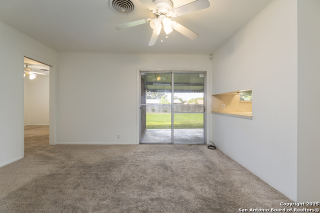 Listing photo id 6 for 4326 Hall Park