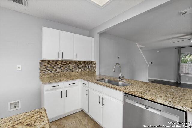 Image 13 of 38 For 9534 Shining Elm Dr