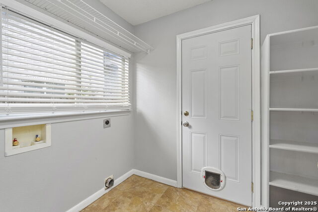 Image 16 of 38 For 9534 Shining Elm Dr