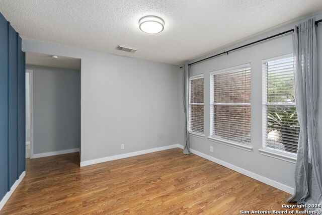 Image 17 of 38 For 9534 Shining Elm Dr