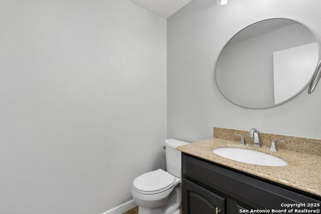 Image 18 of 38 For 9534 Shining Elm Dr