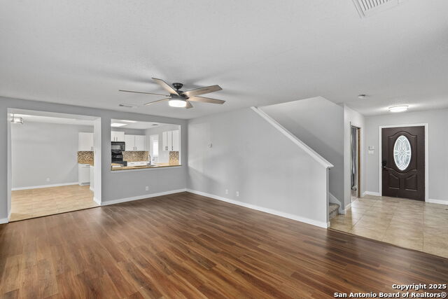 Image 7 of 38 For 9534 Shining Elm Dr