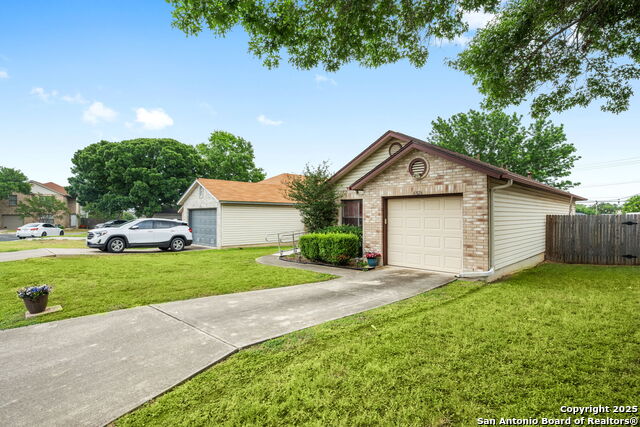 Image 3 of 26 For 6826 Evercrest
