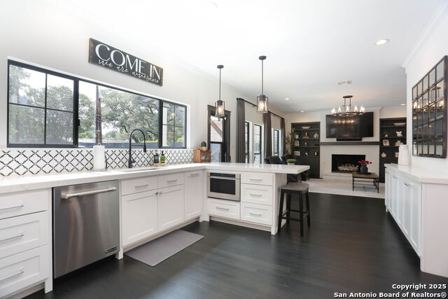 Listing photo id 9 for 8306 Country Side