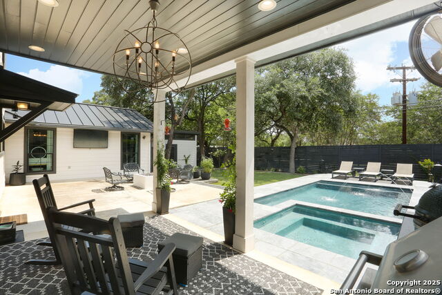 Listing photo id 24 for 8306 Country Side