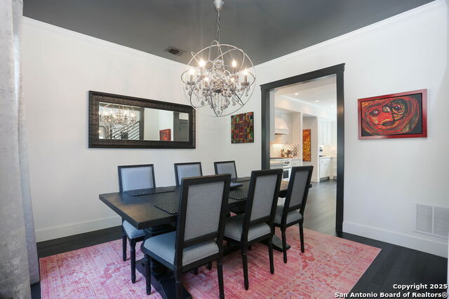 Listing photo id 1 for 8306 Country Side