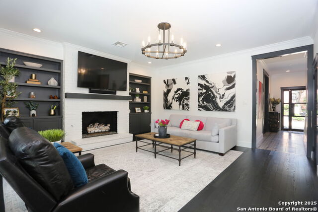 Listing photo id 2 for 8306 Country Side