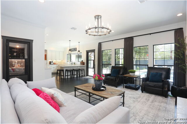 Listing photo id 6 for 8306 Country Side
