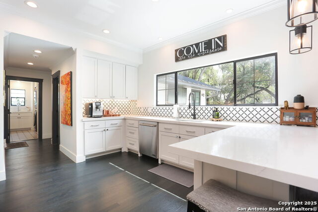 Listing photo id 7 for 8306 Country Side
