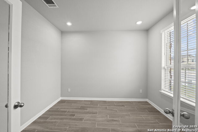Image 10 of 52 For 12942 Irvin Path
