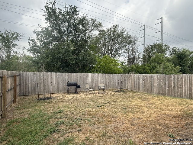 Listing photo id 10 for 4543 Zoe Pass
