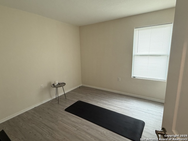 Listing photo id 7 for 4543 Zoe Pass