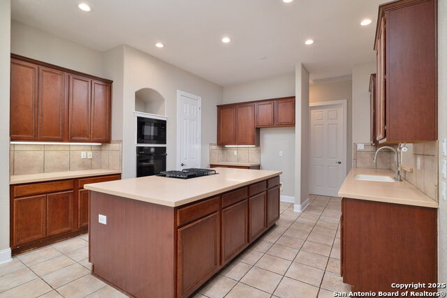 Image 14 of 35 For 7727 Moss Brook