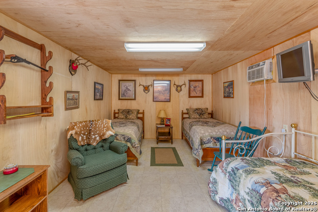 Image 14 of 23 For 932 Shin Oak