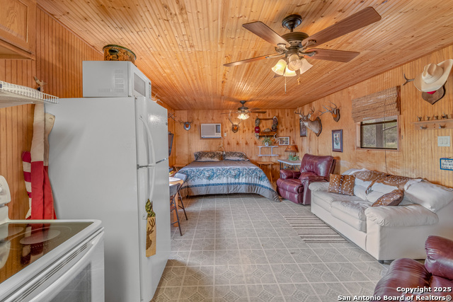 Image 5 of 23 For 932 Shin Oak