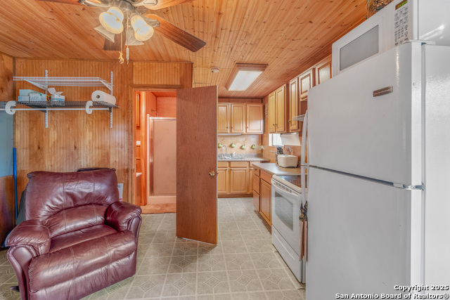 Image 7 of 23 For 932 Shin Oak