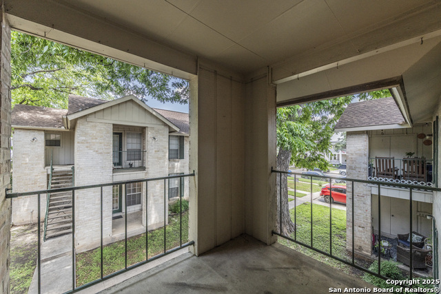 Image 15 of 15 For 331 Mistletoe Ave W 201