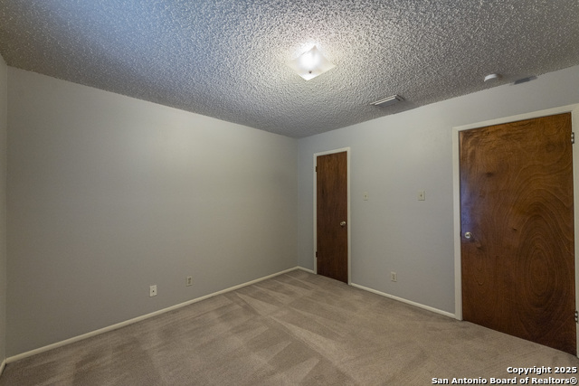 Image 9 of 15 For 331 Mistletoe Ave W 201