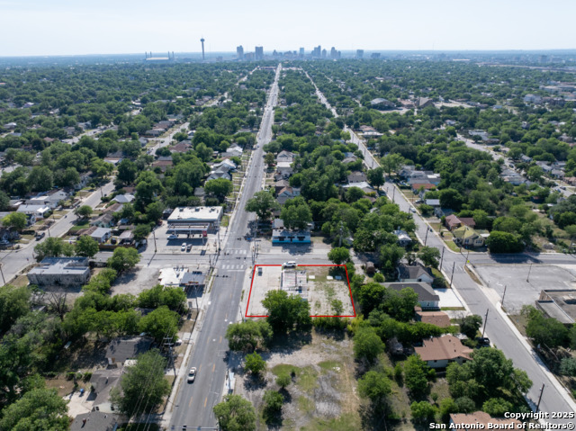 Listing photo id 0 for 2803 Houston E