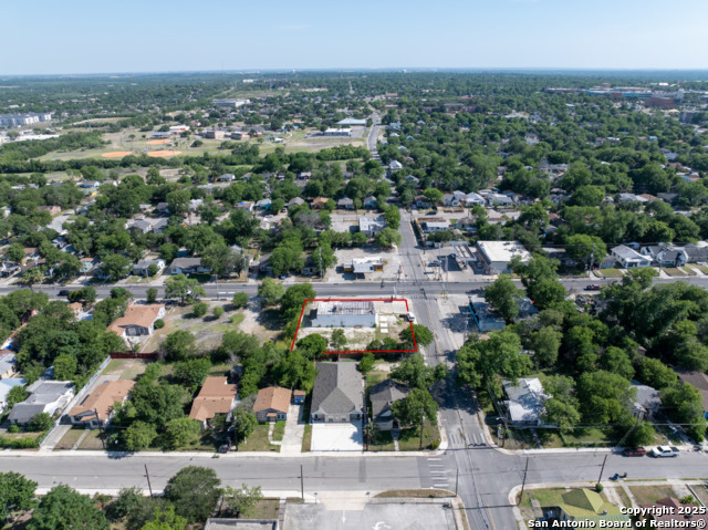 Listing photo id 1 for 2803 Houston E