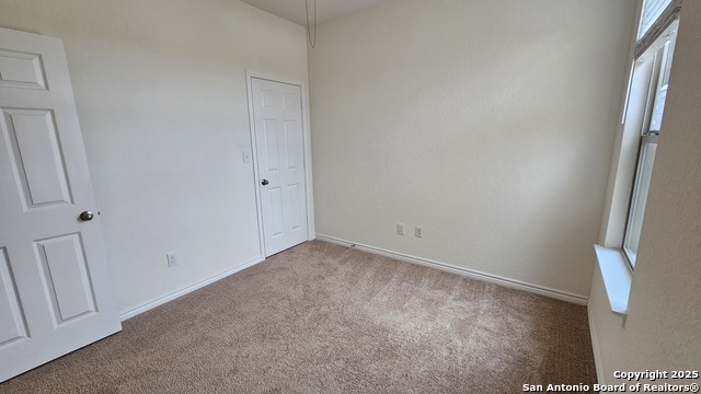 Listing photo id 13 for 5930 Foster Bend