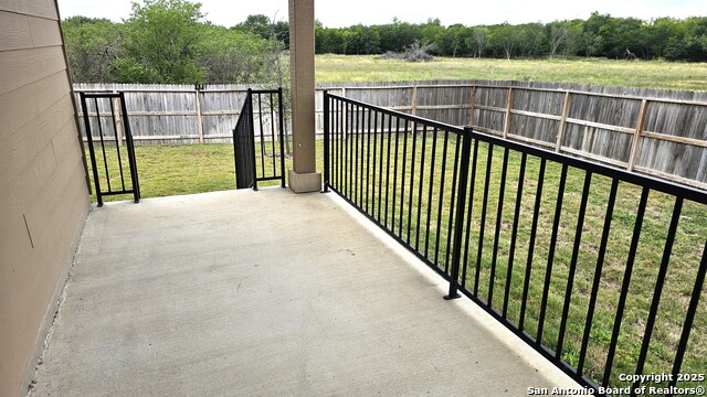 Listing photo id 21 for 5930 Foster Bend
