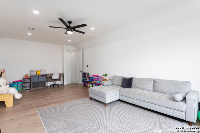 Listing photo id 27 for 27501 Boerne Mist