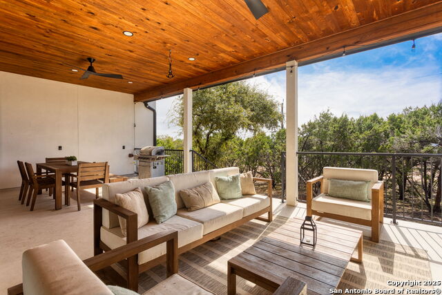 Listing photo id 28 for 27501 Boerne Mist