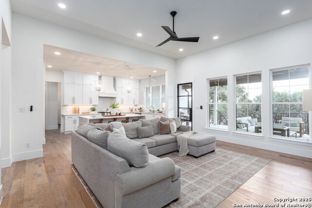 Listing photo id 6 for 27501 Boerne Mist
