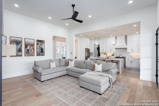 Listing photo id 7 for 27501 Boerne Mist