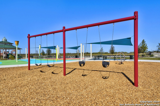Listing photo id 20 for 15027 Telfaire Meadow