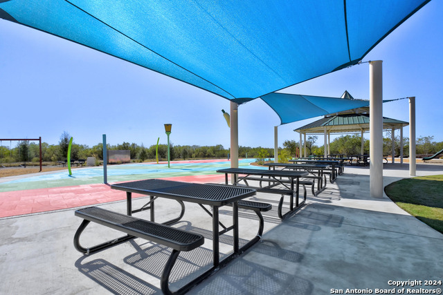 Listing photo id 23 for 15027 Telfaire Meadow