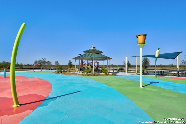Listing photo id 24 for 15027 Telfaire Meadow