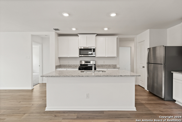Listing photo id 3 for 15027 Telfaire Meadow