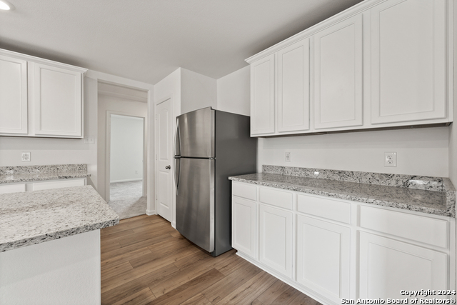 Listing photo id 7 for 15027 Telfaire Meadow