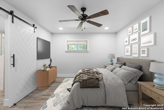 Listing photo id 12 for 1650 Gardenia