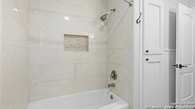 Listing photo id 24 for 1650 Gardenia