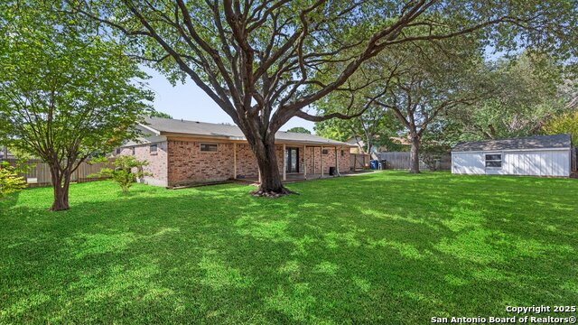 Listing photo id 28 for 1650 Gardenia