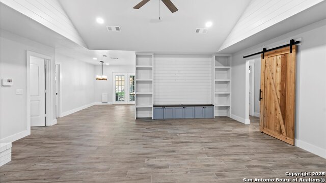 Listing photo id 5 for 1650 Gardenia