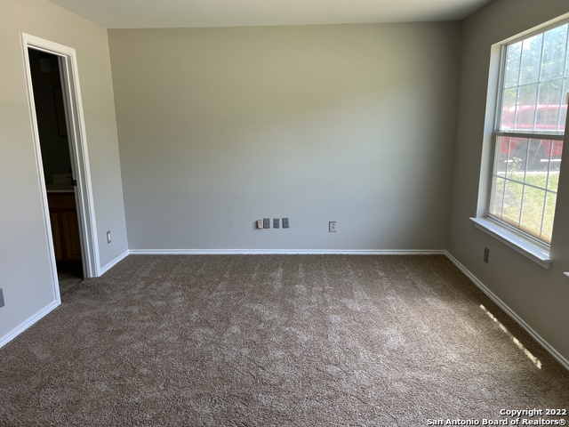 Listing photo id 4 for 7415 Coers