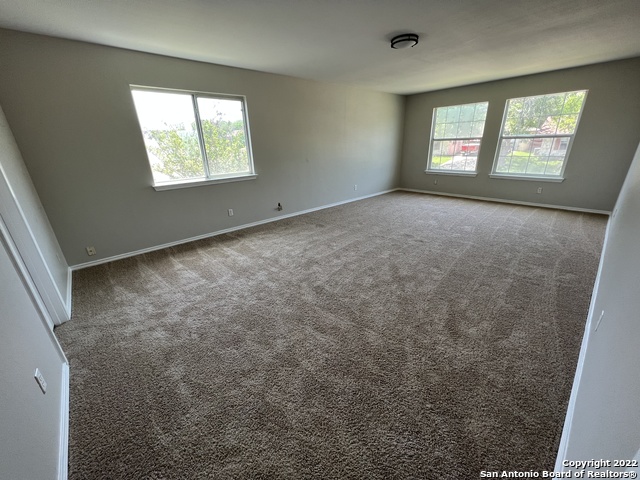 Listing photo id 6 for 7415 Coers